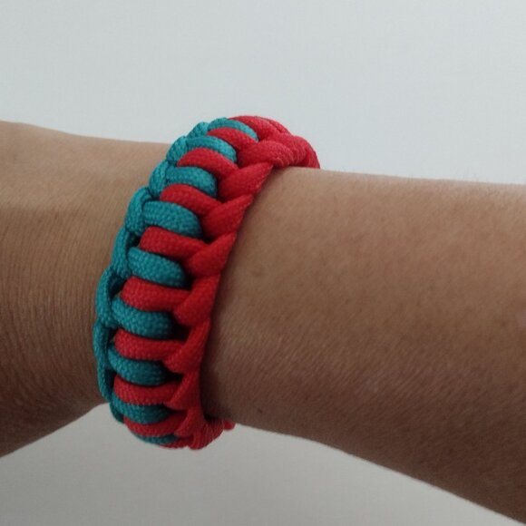Handmade Paracord bracelet buckles. in combination with two colors blue and red - Picture 2 of 13
